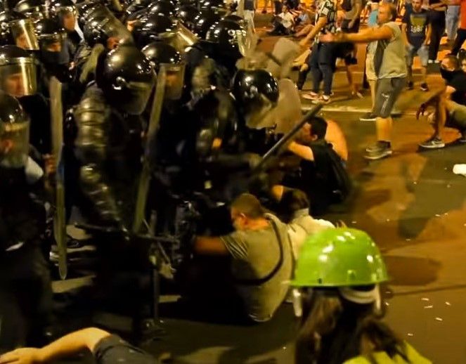 Dosarul 10 August. 16 jandarmi, inclusiv foştii şefi din Jandarmerie, trimiși în judecată după 5 ani